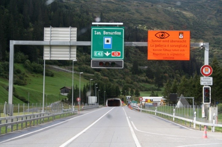Portail nord du tunnel de San Bernardino